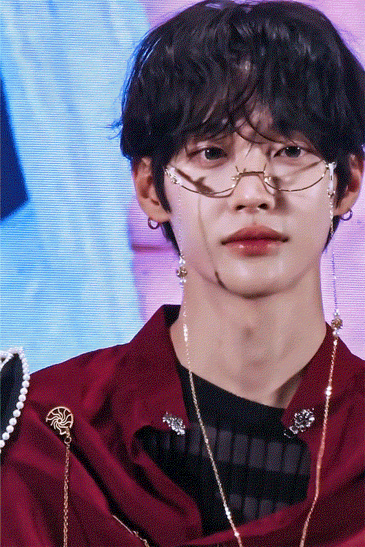 ZHUHfr.gif