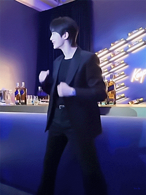 ZPuEkD.gif
