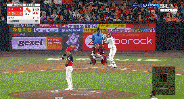 ZiqtxS.gif