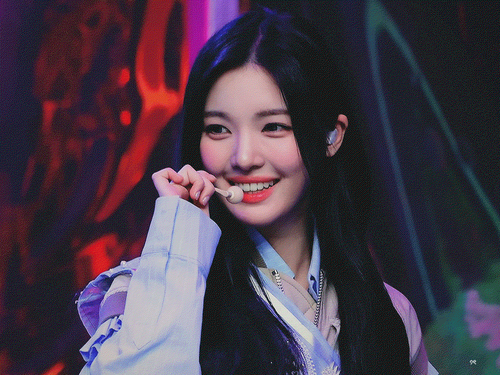 ZyUMyo.gif