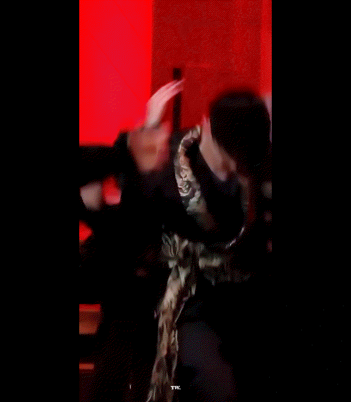 aJDUbk.gif