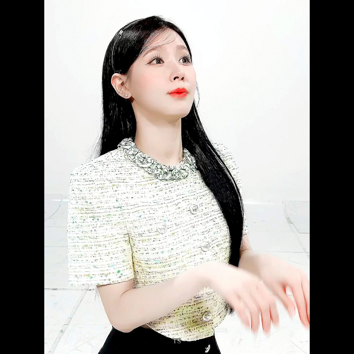 aJJyCW.gif