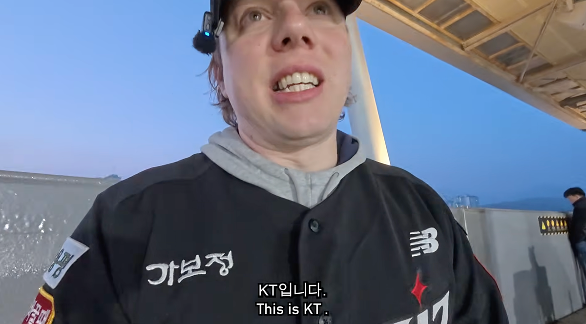 aMONwx