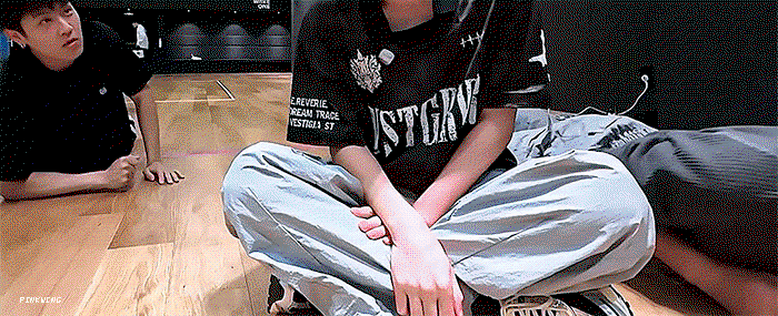 aVQJsB.gif