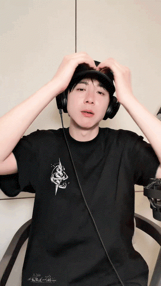 aYWmCs.gif