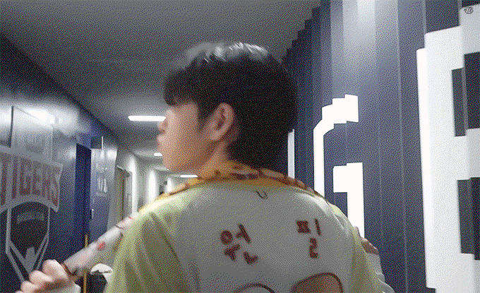 afvJsu.gif
