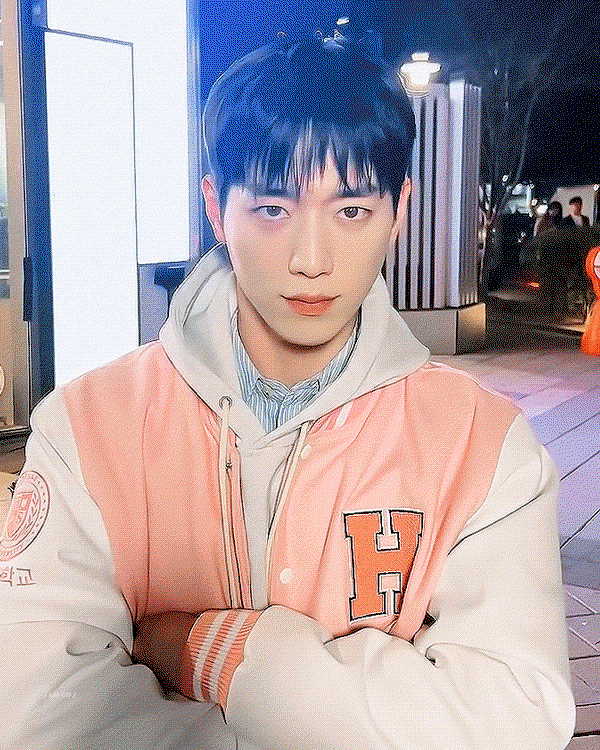 ahgJzp.gif