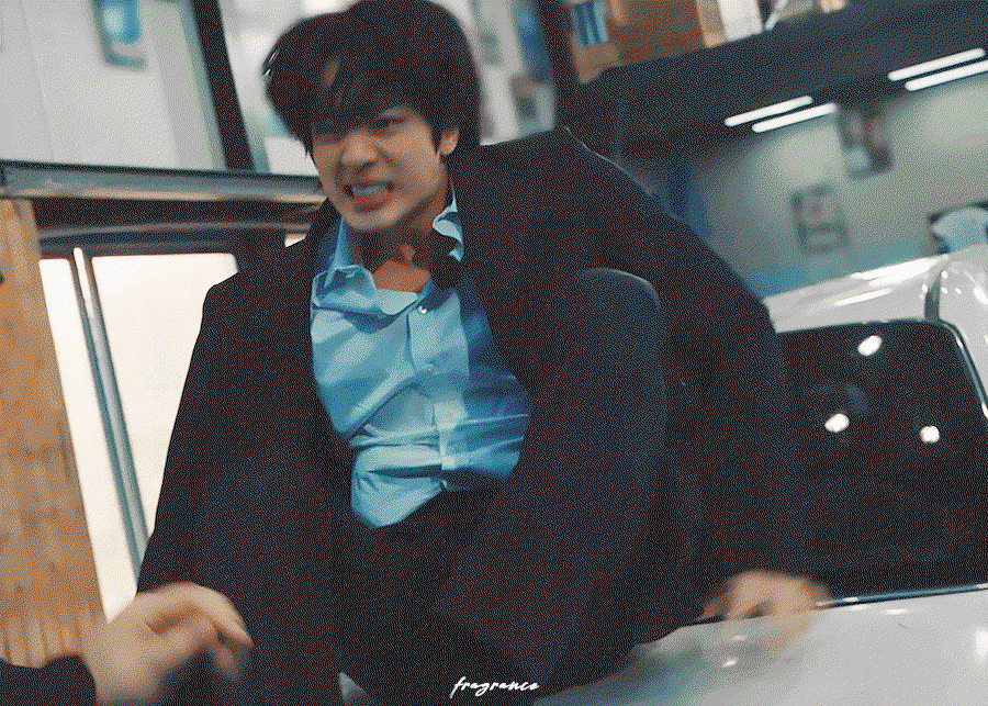 aiUxMg.gif