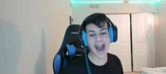 aqHWhM