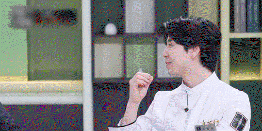 aqzKom.gif