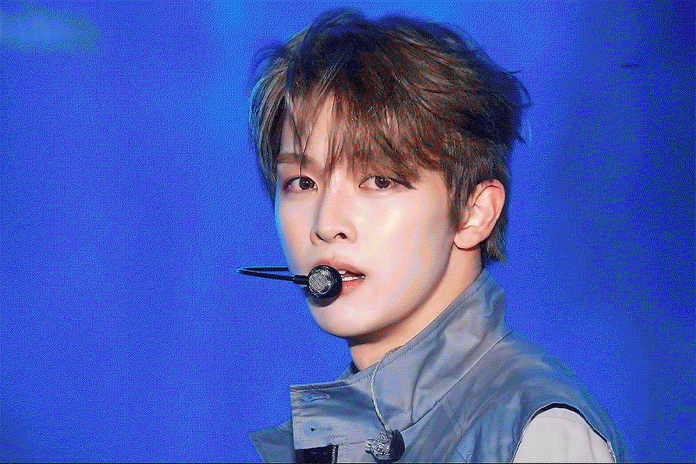 bDEBZx.gif