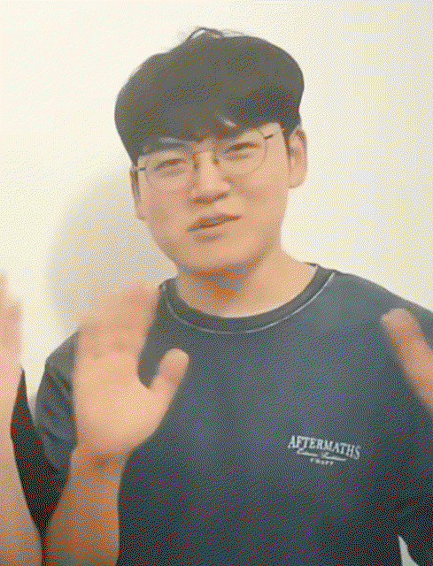 bMReQr.gif