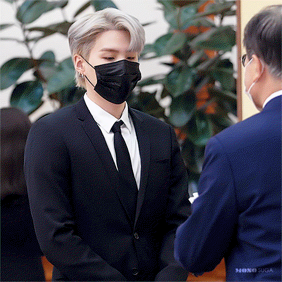 bOuTMn.gif