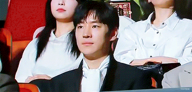 bQSaUI.gif