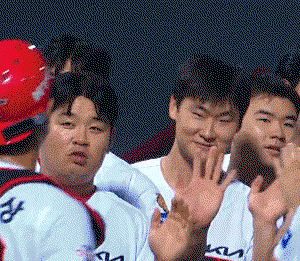 bWVAJo.gif