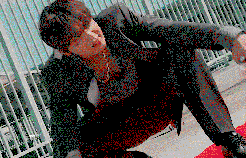 bXdKJs.gif