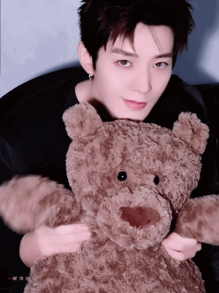 cjhzXq.gif