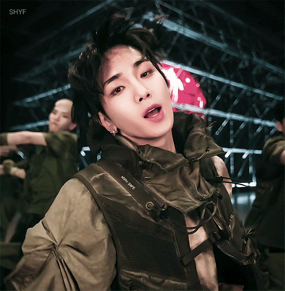 dLUXsr.gif