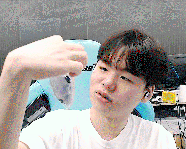 dLkBXm.gif