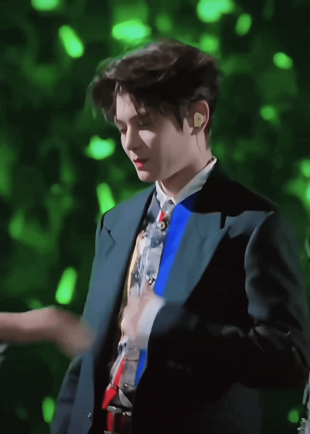 dVCNsx.gif