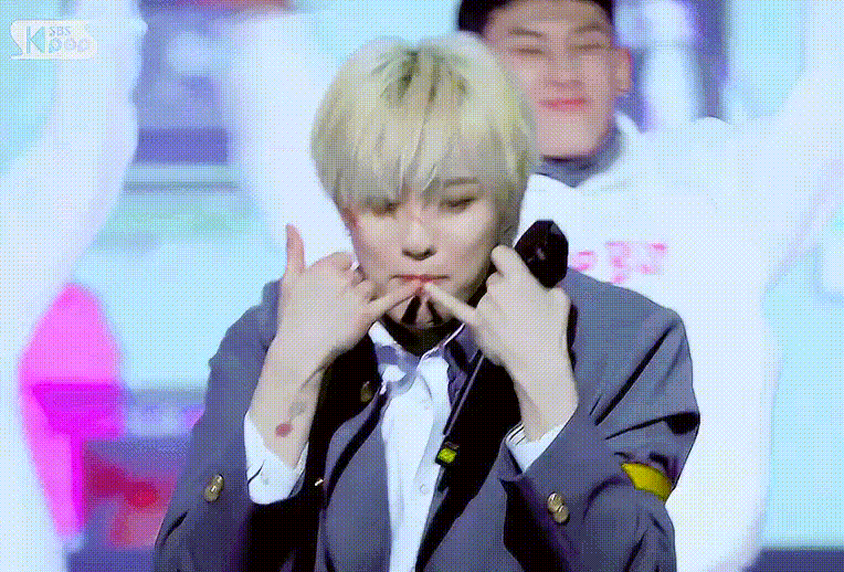 dcAJBm.gif