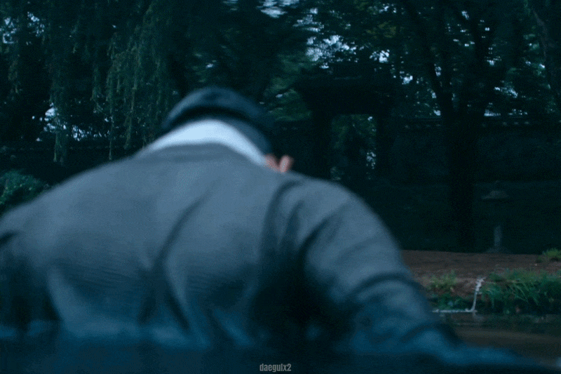 dehBzz.gif