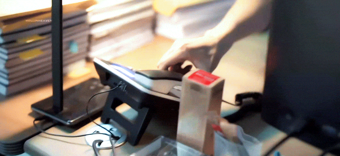dpvVkQ.gif