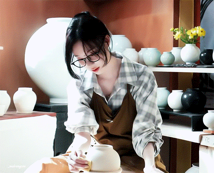 dyUjOw.gif