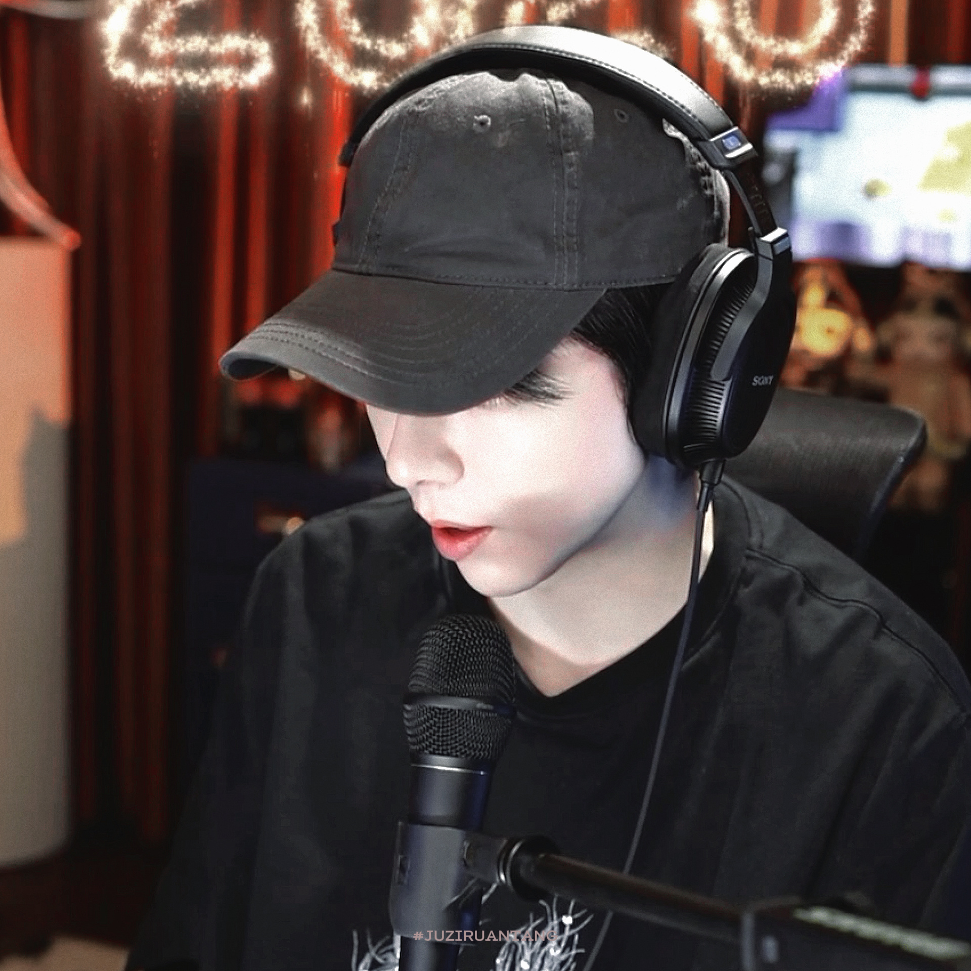 eAmcKj