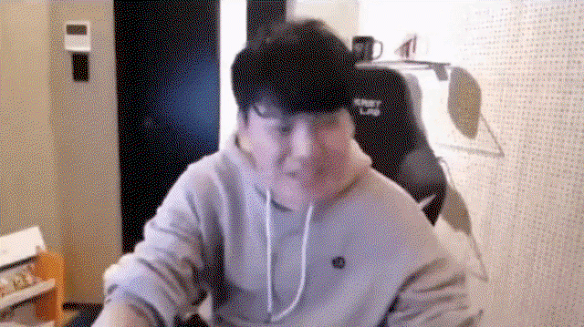 eClzYC.gif