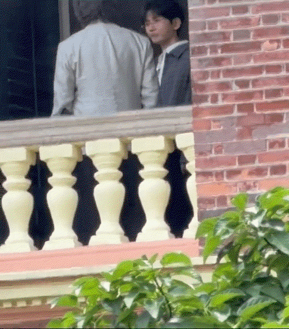 eHhXCW.gif