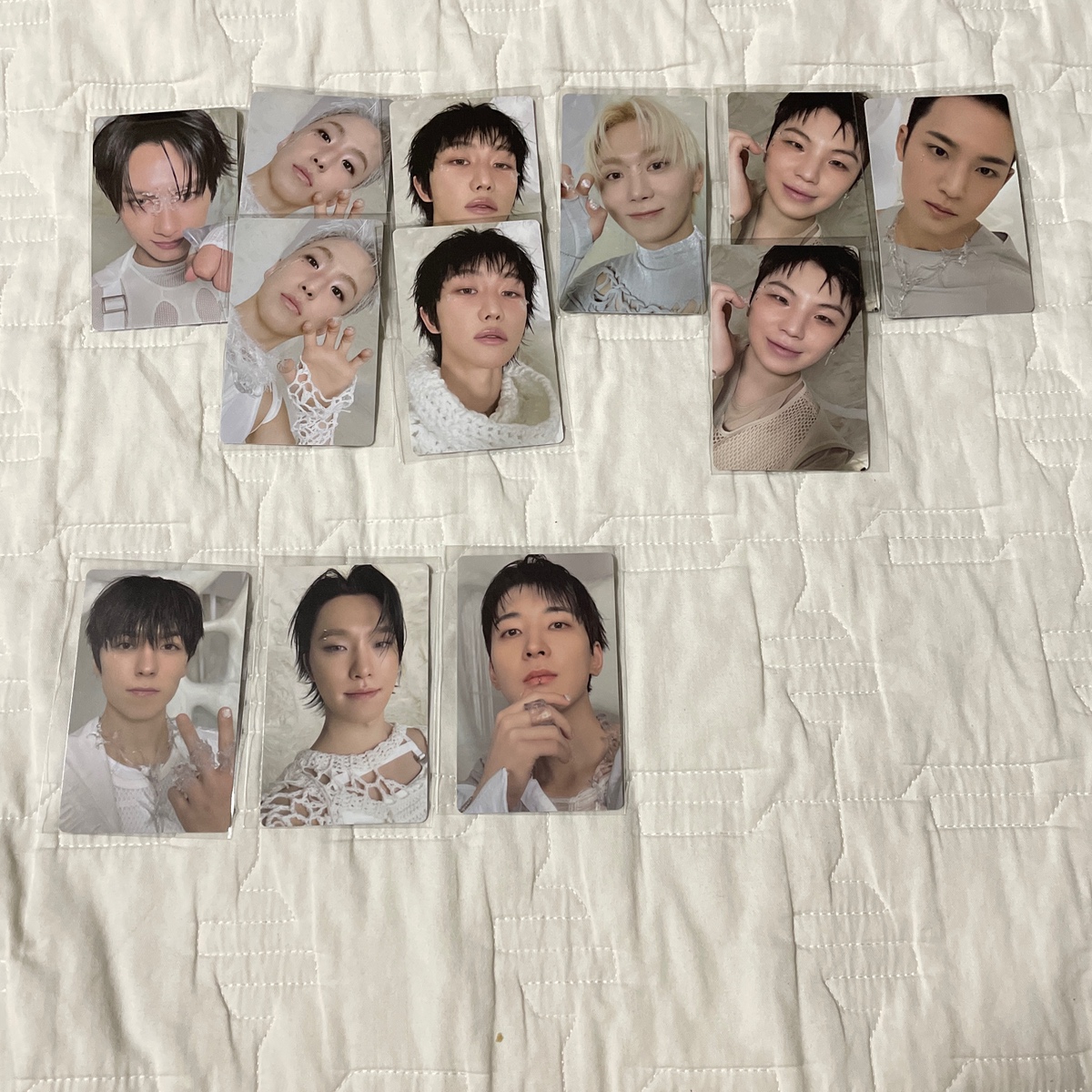위버스에서 산거 4세트 까봄 (혈압주의)