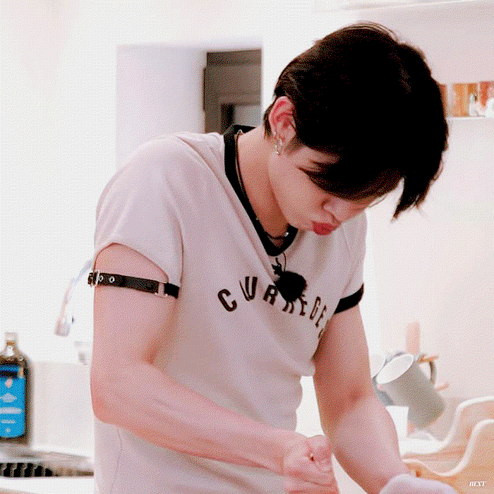 eUonAv.gif