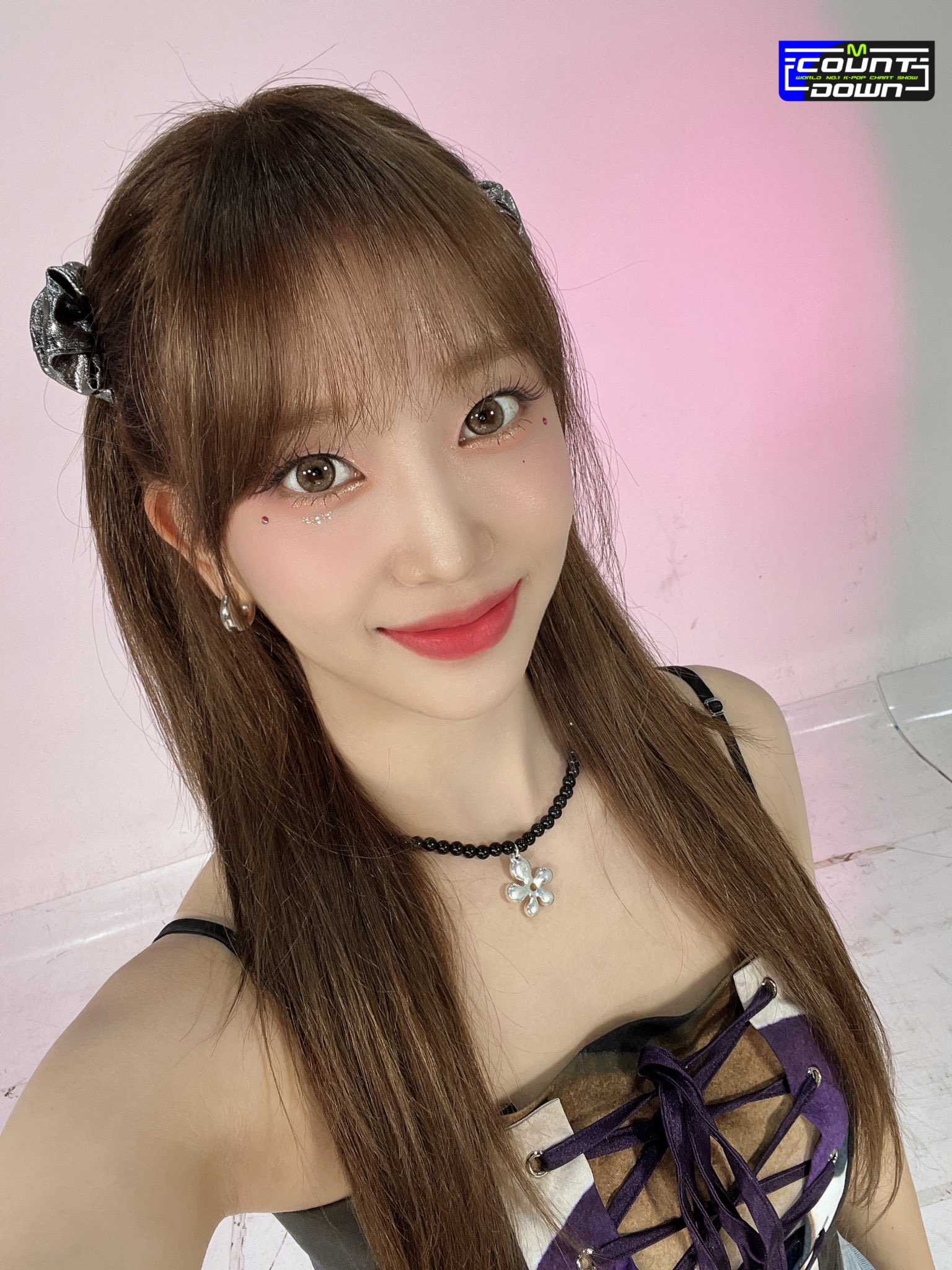 더쿠 - 스테이씨 수민 머리색 또 바꼈어