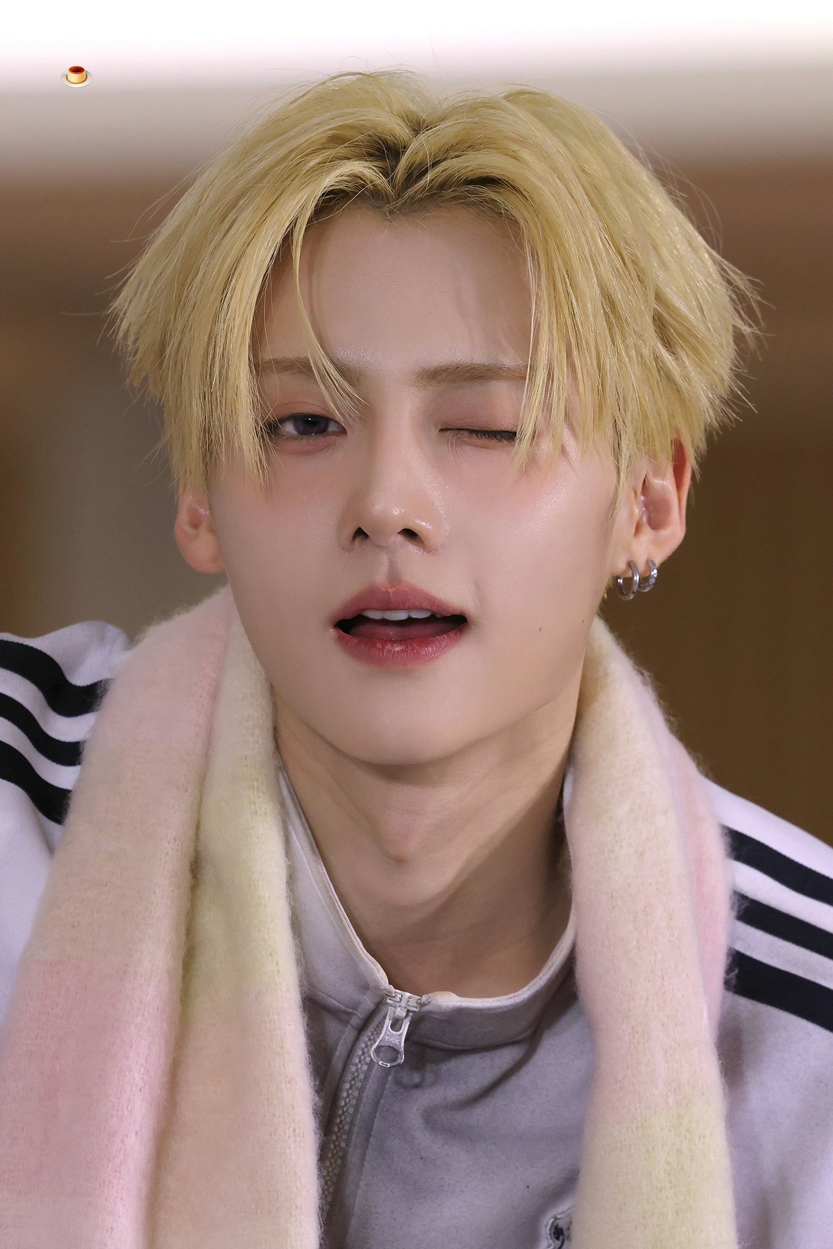efvDkg