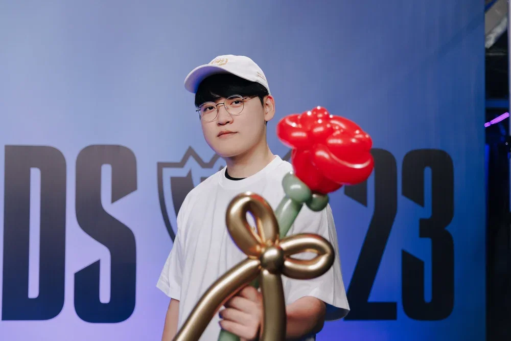 ejEMhZ