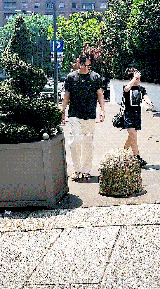 emQmPT.gif