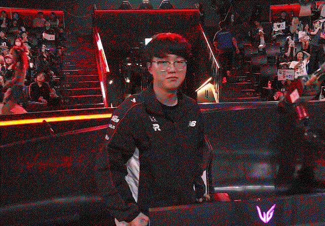 fAUTYZ.gif