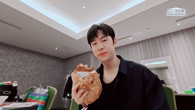 fKJquy.gif