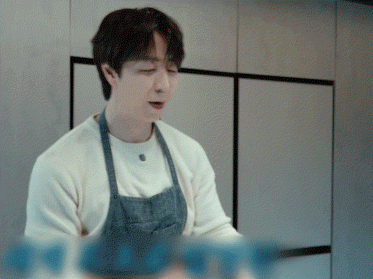 fWTAHG.gif