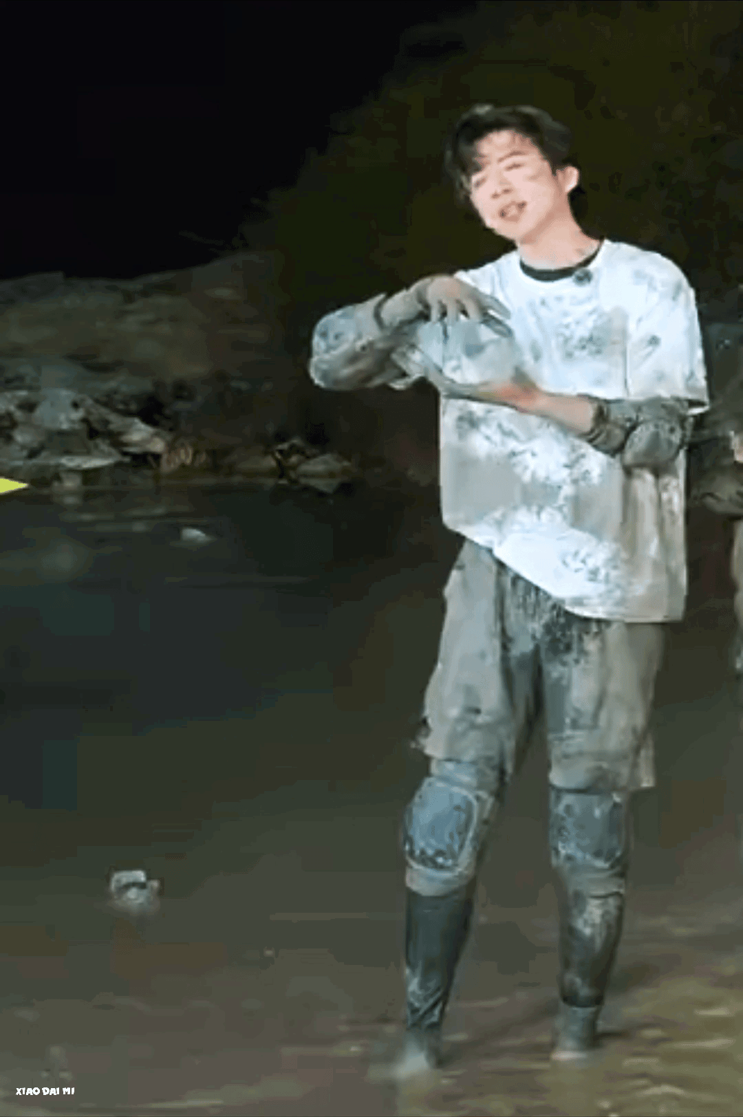 fxJlBX.gif