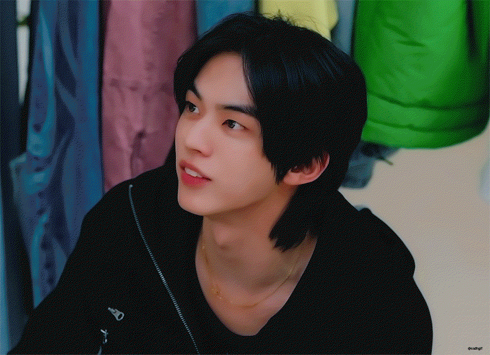 gEQsNv.gif