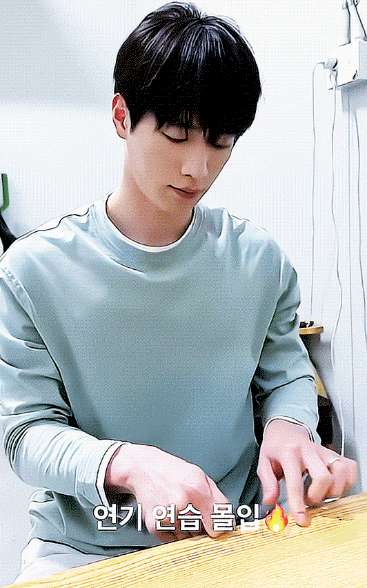 gajJBI.gif