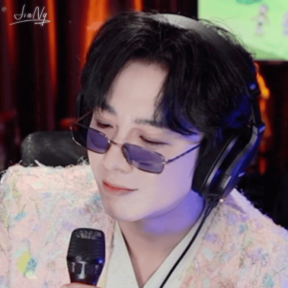 ghQDdR.gif