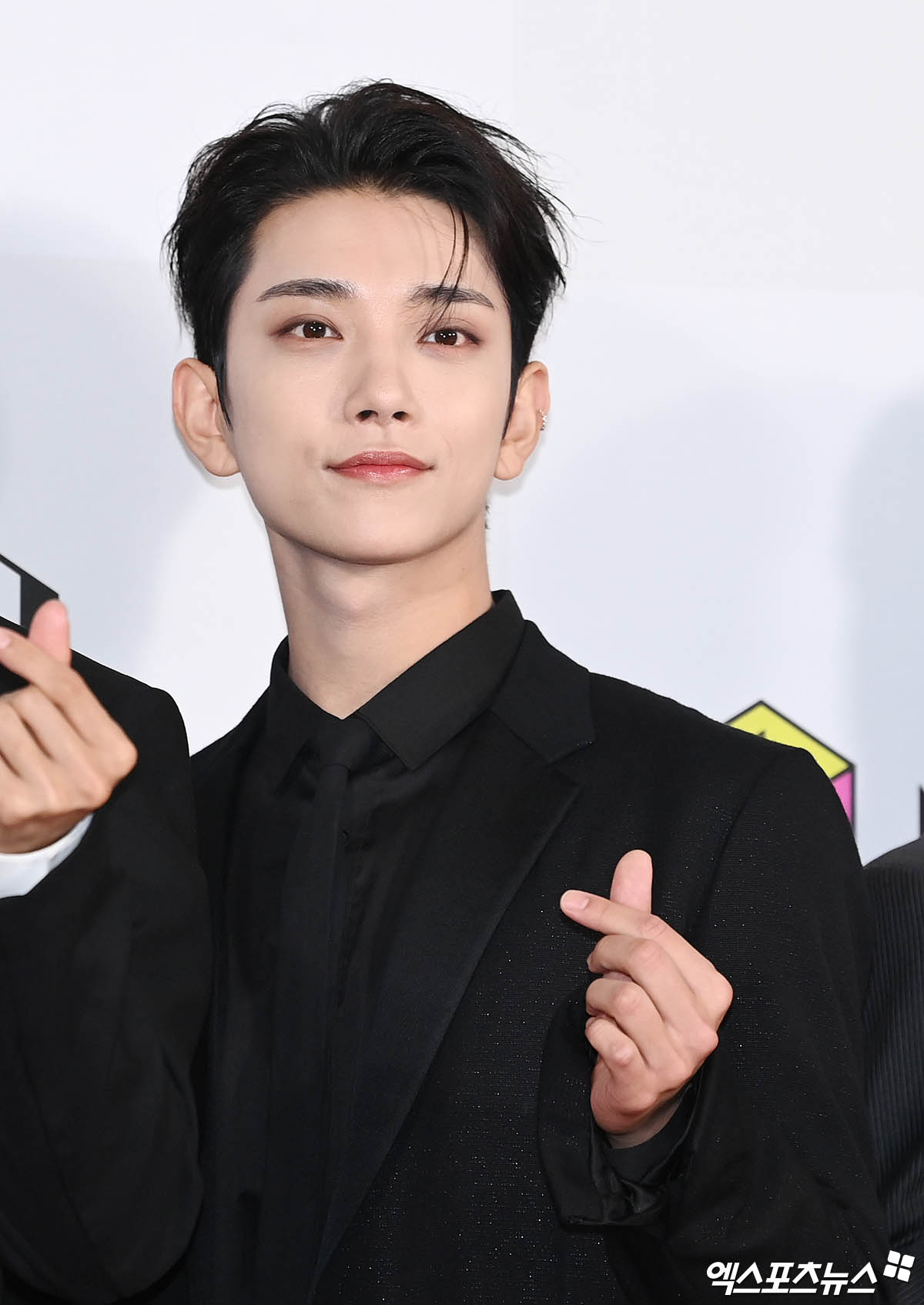 더쿠 - 세븐틴 조슈아, 뇨롱 눈웃음