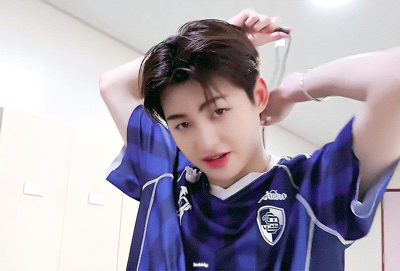 hCuzCE.gif
