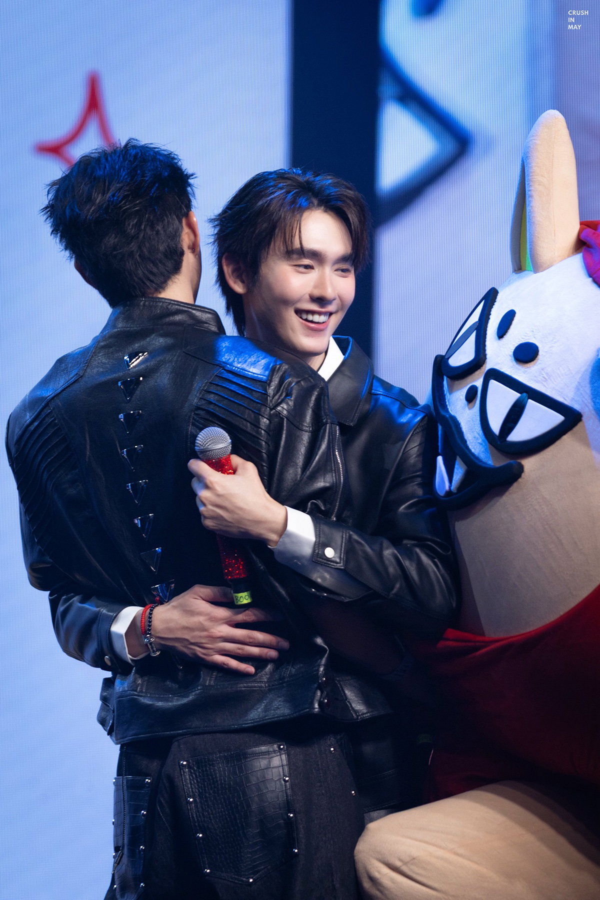 hHqTUX