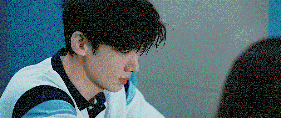 hUkIHH.gif