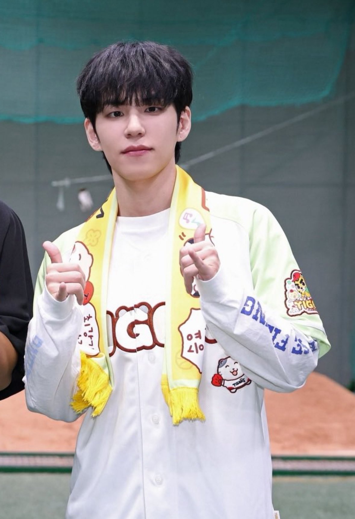 hYxiYE