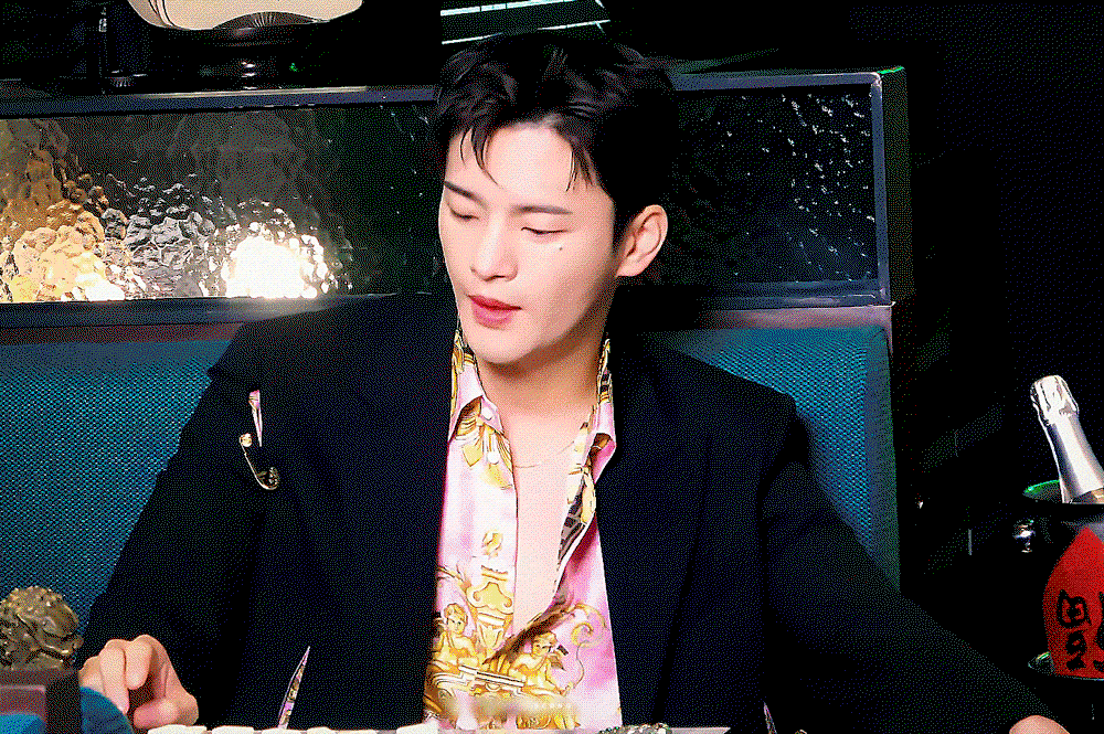 hdXgwj.gif